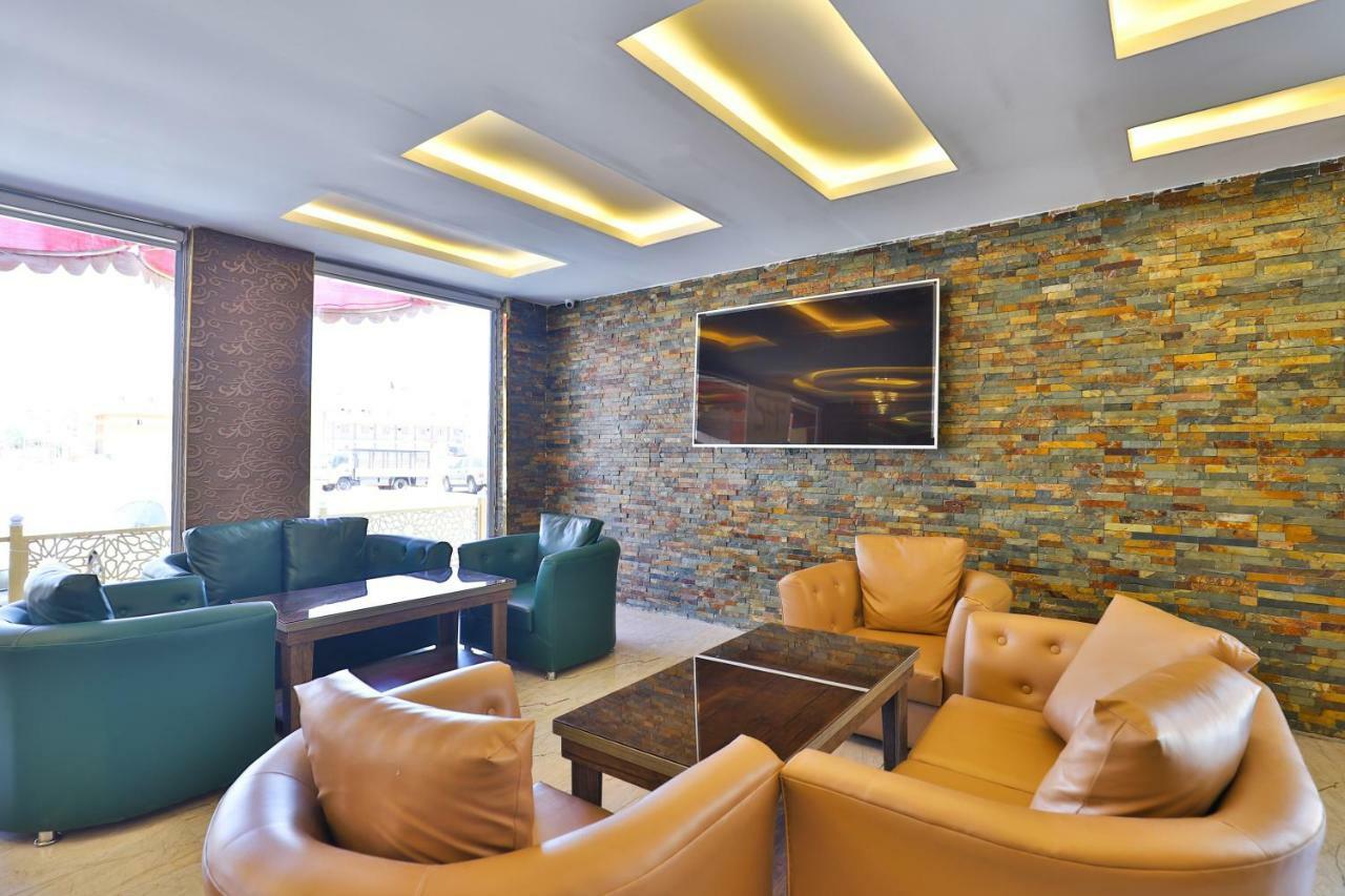 Esfrine Hotel Apartment Tabuk Exterior foto